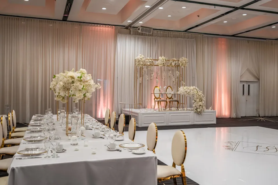 Tables florales pour réception sociale